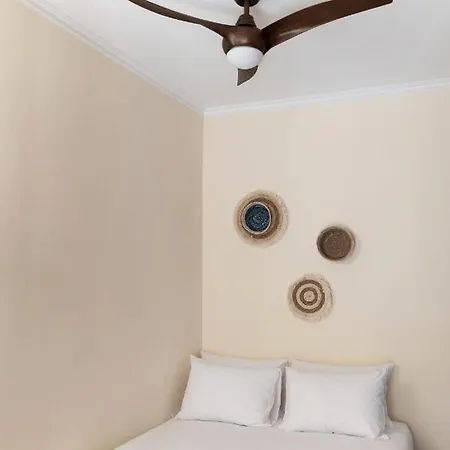 Destino Overlooking The Venetian Port Of Chania Χανιά