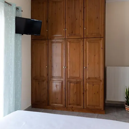 Destino Overlooking The Venetian Port Of Chania * Ханья