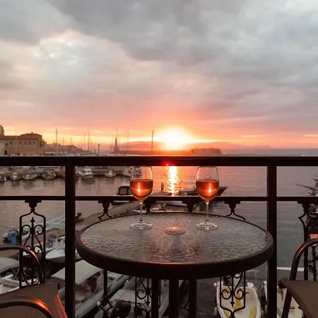 Apartmán Destino Overlooking The Venetian Port Of Chania *