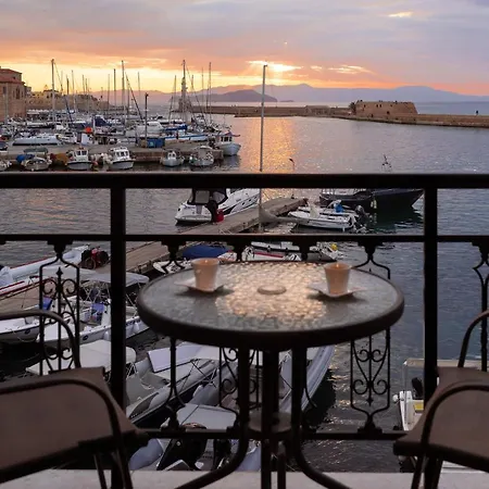 Appartamento Destino Overlooking The Venetian Port Of Chania *