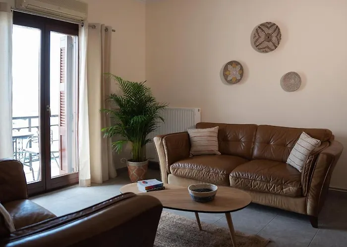 Destino Overlooking The Venetian Port Of Chania * La Canée