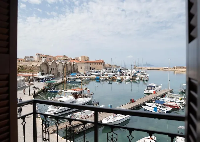 Destino Overlooking The Venetian Port Of Chania * La Canea