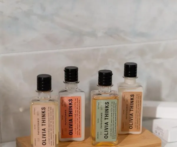 Destino Overlooking The Venetian Port Of Chania *