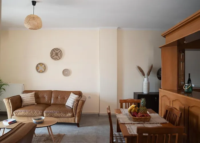 Destino Overlooking The Venetian Port Of Chania