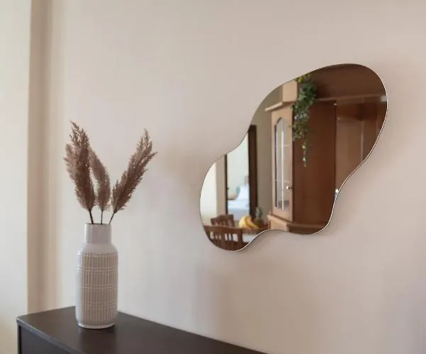 Destino Overlooking The Venetian Port Of Chania * La Canée