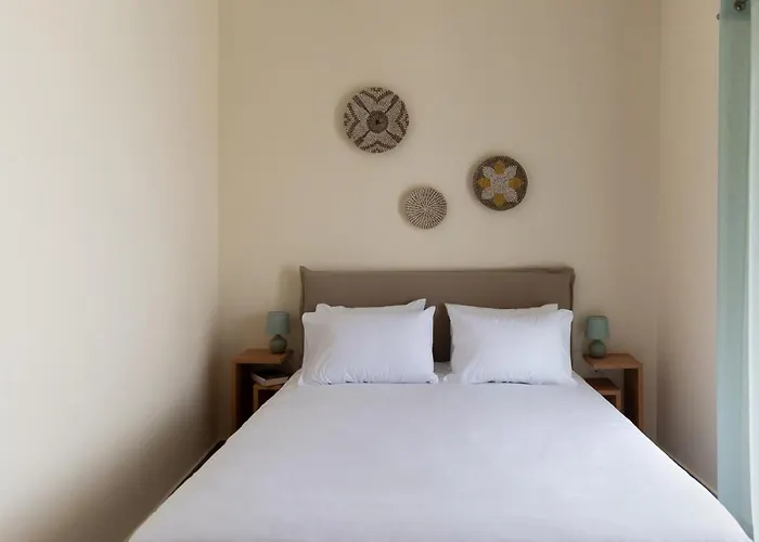 Destino Overlooking The Venetian Port Of Chania