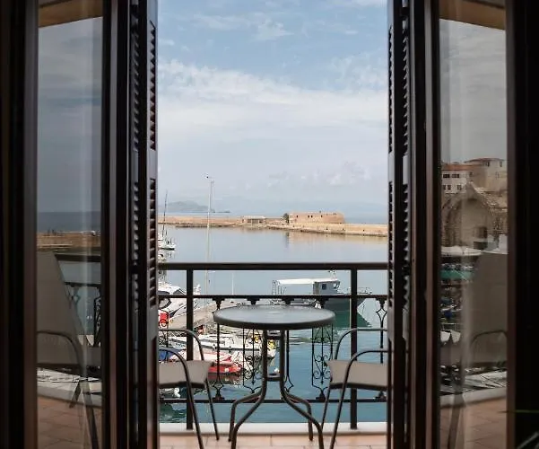 Destino Overlooking The Venetian Port Of Chania Appartement