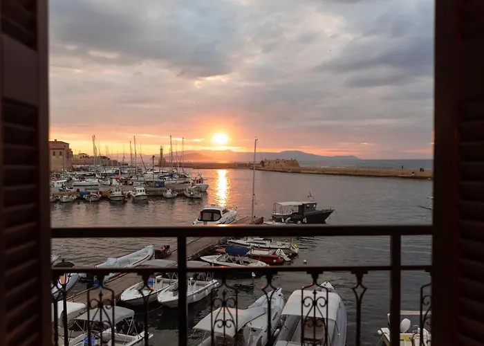 Destino Overlooking The Venetian Port Of Chania * Chania (Crete)