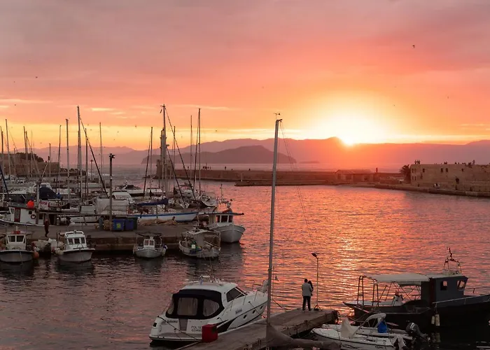 Destino Overlooking The Venetian Port Of Chania Apartment