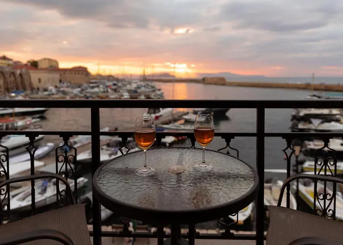Appartement Destino Overlooking The Venetian Port Of Chania *