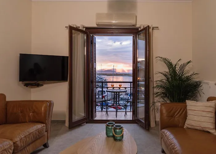 Destino Overlooking The Venetian Port Of Chania Appartement