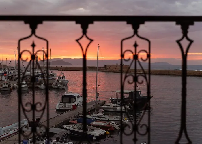 Destino Overlooking The Venetian Port Of Chania Appartement