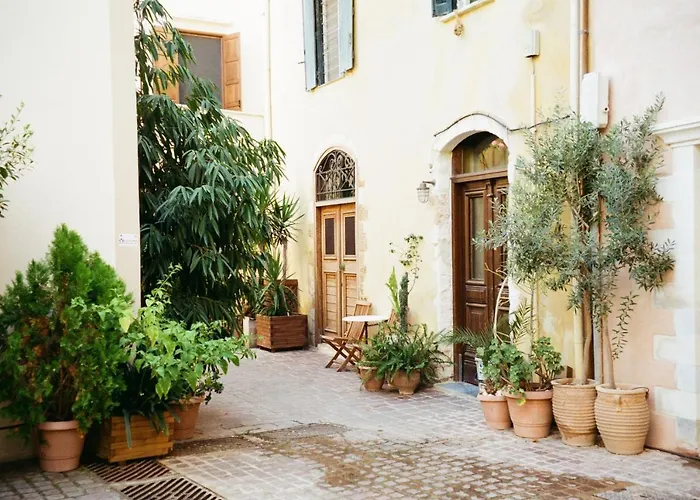 Destino Overlooking The Venetian Port Of Chania Appartement La Canée