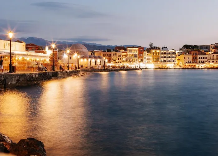 Destino Overlooking The Venetian Port Of Chania Appartement