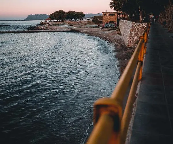 Destino Overlooking The Venetian Port Of Chania * La Canée