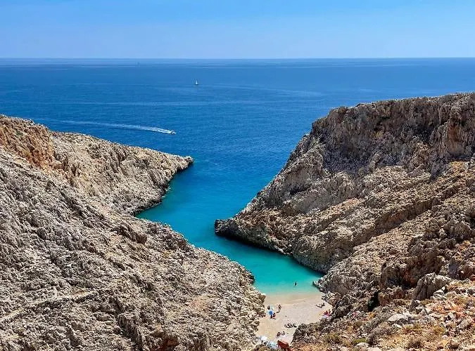 Destino Overlooking The Venetian Port Of Chania La Canée