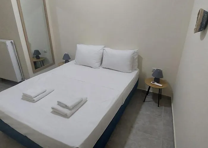 Appartement Destino Overlooking The Venetian Port Of Chania *