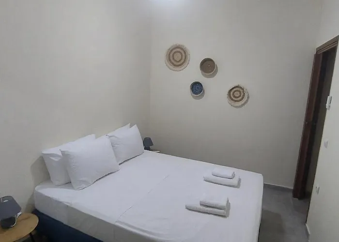 Destino Overlooking The Venetian Port Of Chania *