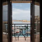 Destino Overlooking The Venetian Port Of Chania Апартаменти