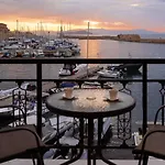 Апартаменти Destino Overlooking The Venetian Port Of Chania *