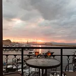 Destino Overlooking The Venetian Port Of Chania Ханья (Крит)