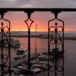 Destino Overlooking The Venetian Port Of Chania Апартаменти