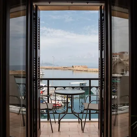 Destino Overlooking The Venetian Port Of Chania アパート