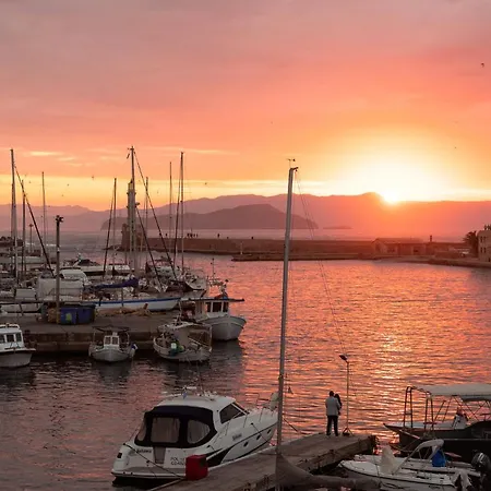 Destino Overlooking The Venetian Port Of Chania アパート