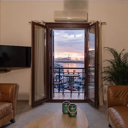 Destino Overlooking The Venetian Port Of Chania アパート